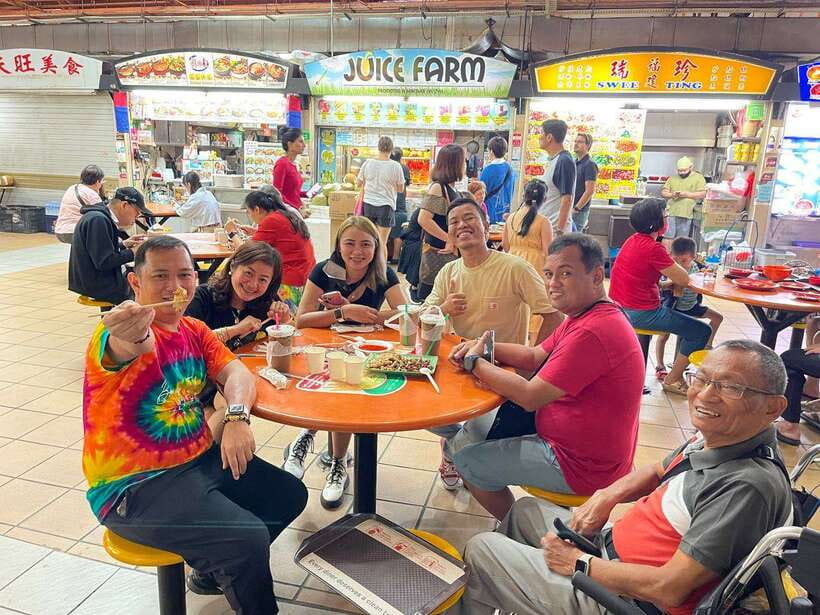 Singapore: Chinatown Hawker Guided 8-Dish Tasting Tour - Local coffee, spring rolls, and the art of ordering