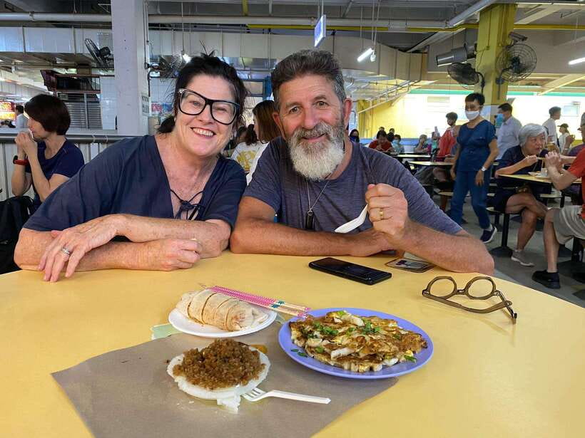 Singapore: Chinatown Hawker Guided 8-Dish Tasting Tour - The guides make the difference