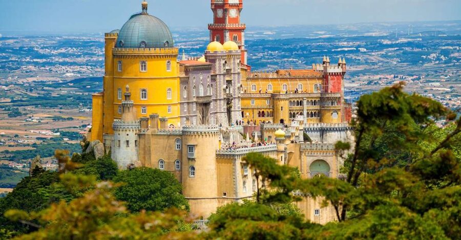 Sintra: Full-Day Tour from Lisbon with Wine Tasting - Moorish Castle: stone walls above Sintra