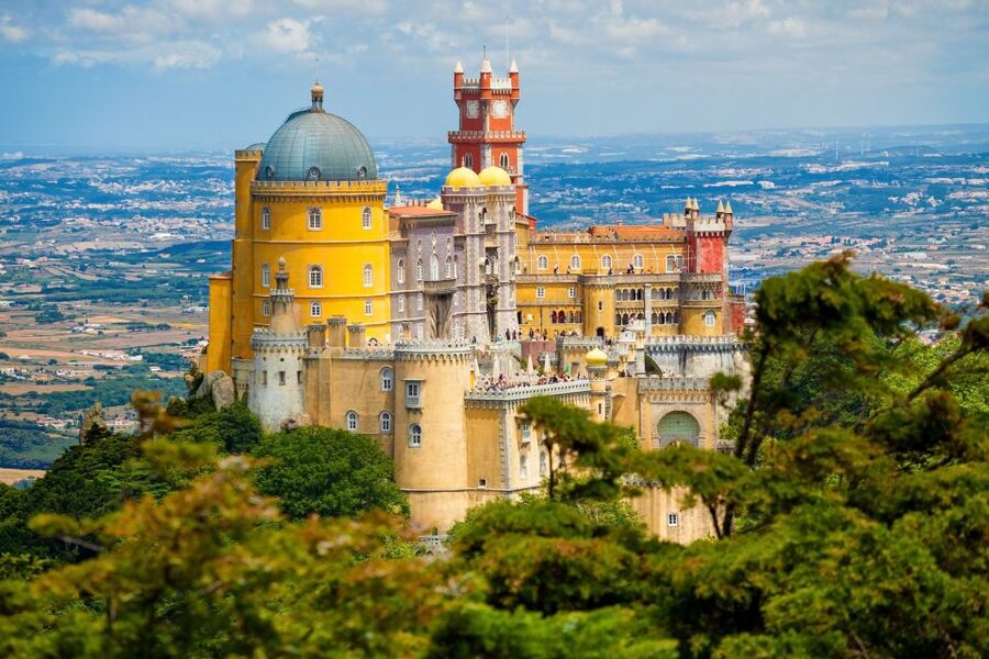 Sintra: Full-Day Tour from Lisbon with Wine Tasting - Cascais: a relaxed coastal finish