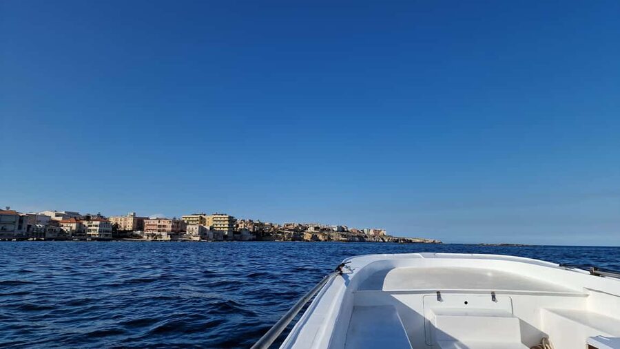 Siracusa: Ortigia & Sea Caves Boat Tour w/ Prosecco & Fruit - What the boat ride feels like in practice