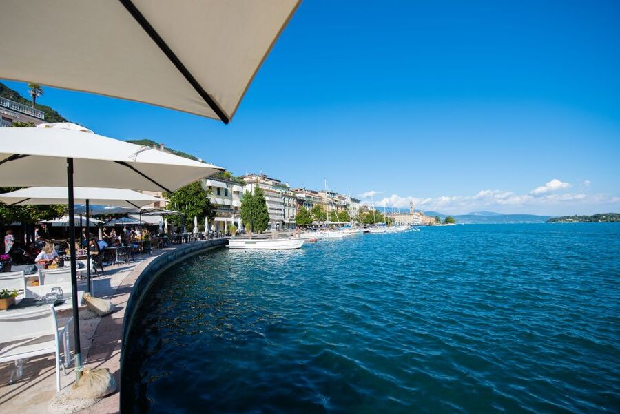 Sirmione: Scenic Afternoon Boat Cruise with Prosecco & Snack - The Sirmione peninsula, Jamaica beach, and the Grottoes of Catullus