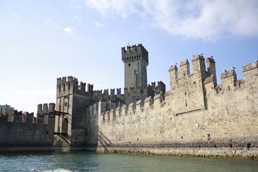 Sirmione: Scenic Afternoon Boat Cruise with Prosecco & Snack - Rocca di Manerba and the islands of the southern lake