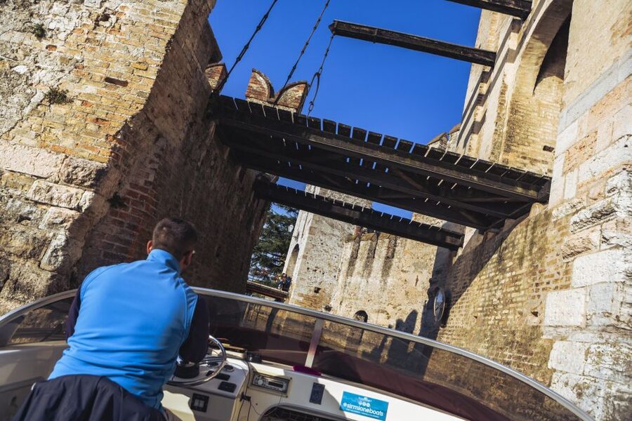 Sirmione: Scenic Afternoon Boat Cruise with Prosecco & Snack - Isola Borghese and Villa Borghese Cavazza