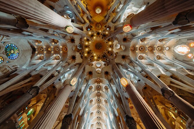 Skip the Line Sagrada Familia Guided Tour & Optional Cava Upgrade - Practical rules that matter at the door