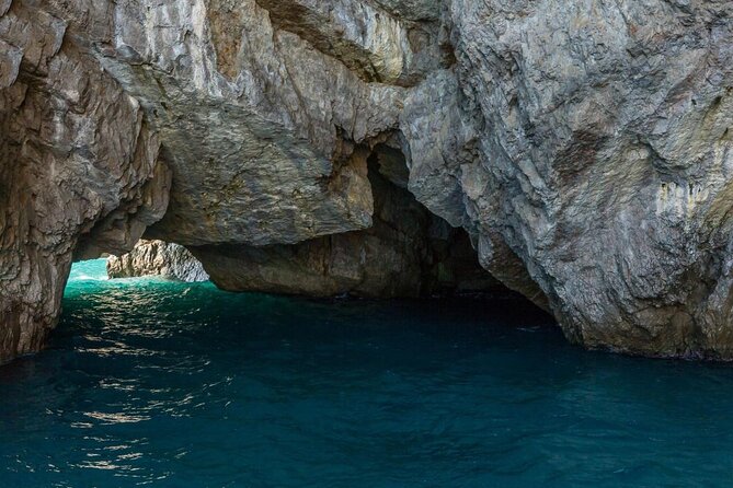 Small Group Capri Island Boat Ride with Swimming and Limoncello - Why seeing Capri by boat makes sense