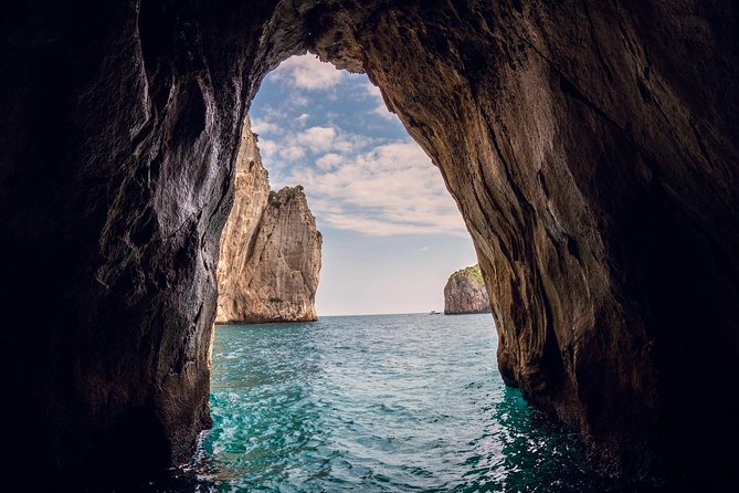 Small Group Capri Island Boat Ride with Swimming and Limoncello - Fifteen minutes inside the Green Grotto