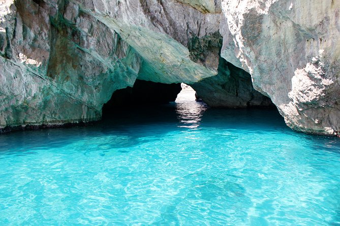 Small Group Capri Island Boat Ride with Swimming and Limoncello - What the small group changes