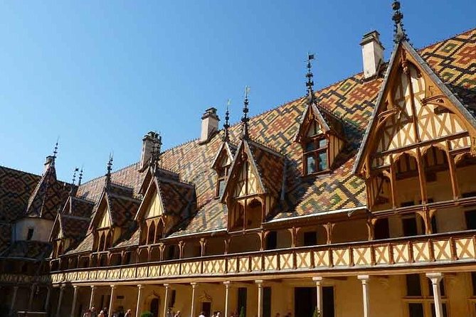 Small-Group Full-Day Tour of Côte de Nuits, Côte de Beaune Vineyards and Beaune Historical District - Group size, guides, and the feel of the day