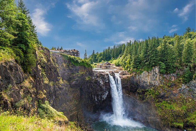 Snoqualmie Falls and Wineries Tour from Seattle - Crossing into Woodinville wine country