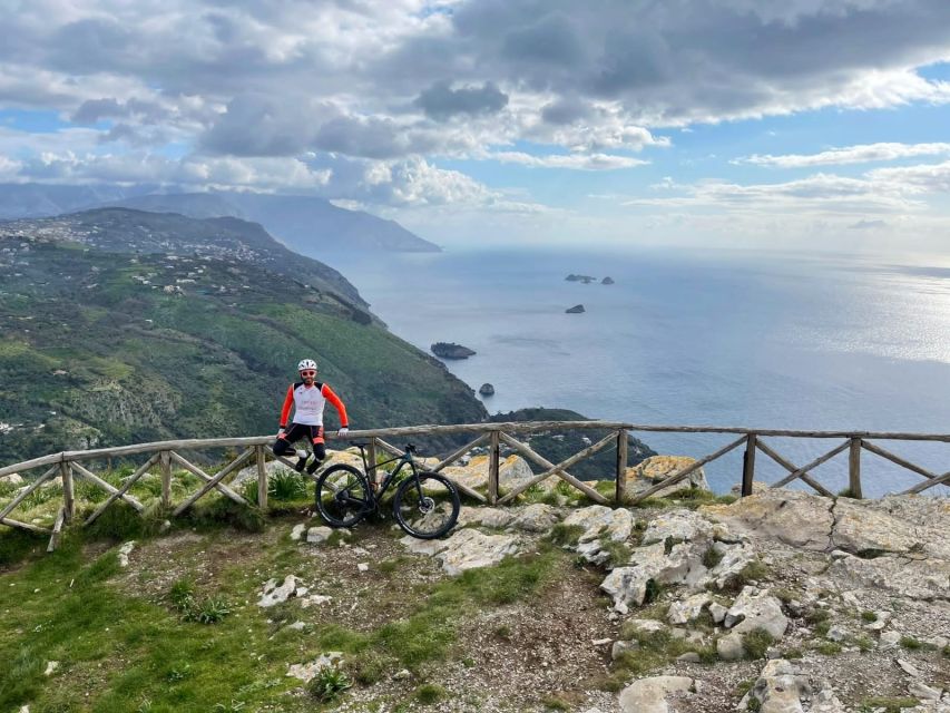 Sorrento: E-Bike Wine & Food Tour - Sea views from the Sorrento hills