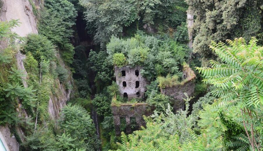 Sorrento: Guided Walking Tour & Limoncello Tasting - Via San Cesareo, the old center’s main thread