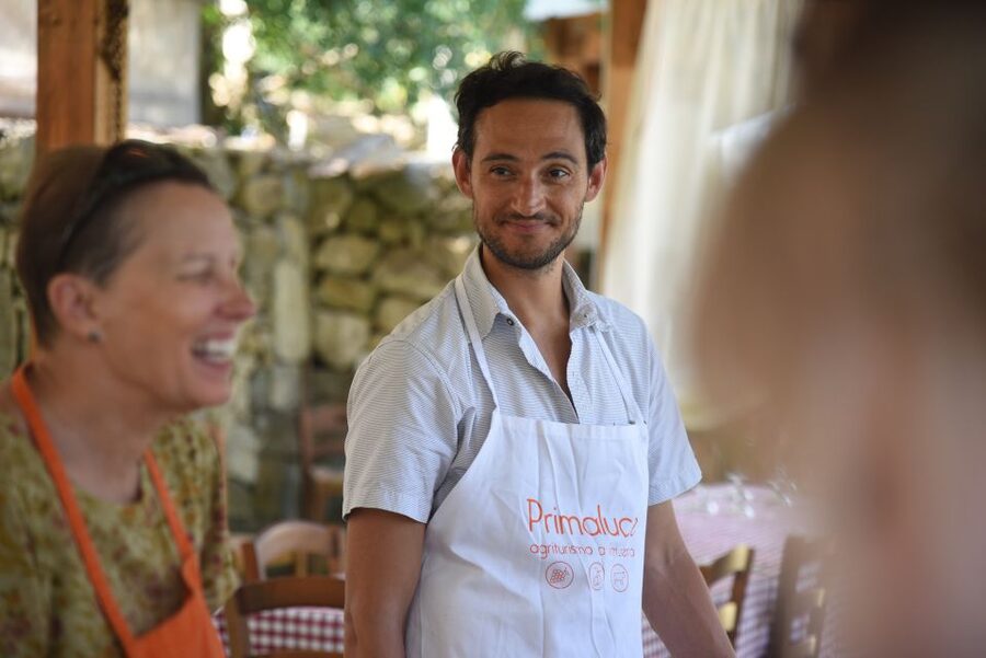 Sorrento: Pizza Lesson, Wine, and Limoncello at a Local Farm - Why this farm meal feels different from a restaurant
