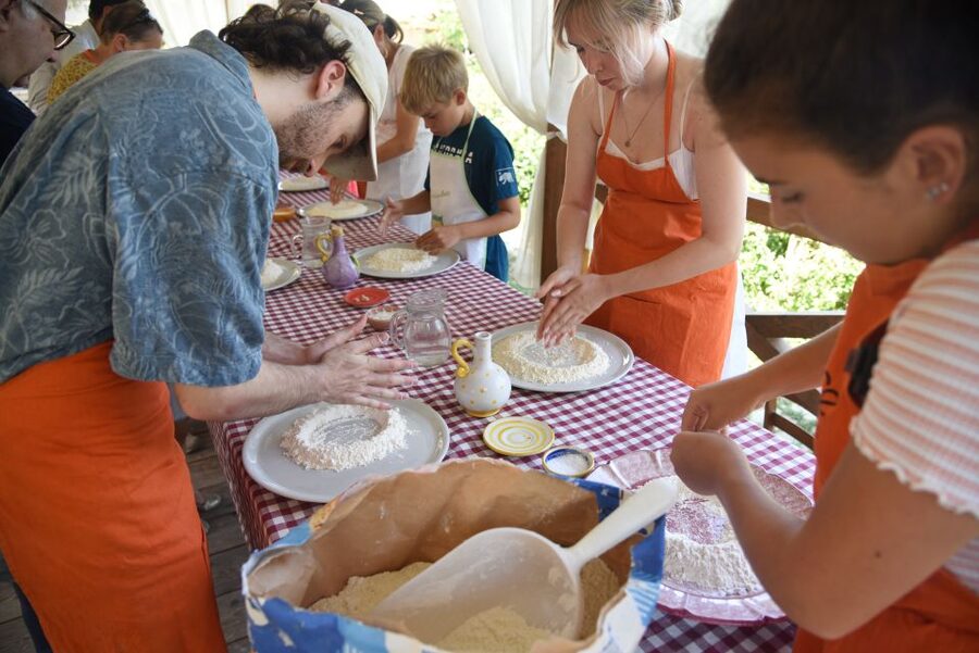 Sorrento: Pizza Lesson, Wine, and Limoncello at a Local Farm - The views, weather, and outdoor setting