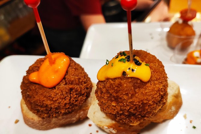 Spanish Wine and Tapas Tour in a Local Neighborhood in Barcelona - The guide makes or breaks the evening