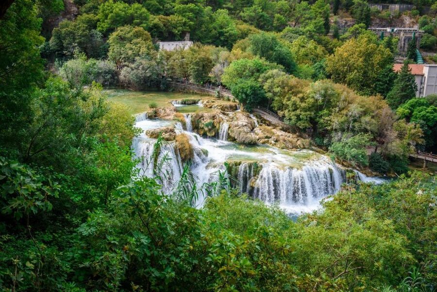 Split/Trogir: Krka National Park Day Trip with Wine Tasting - Free time in Skradin