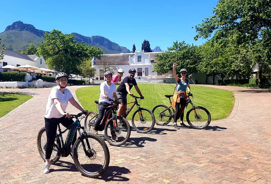 Stellenbosch: Historical Bike Tour & Wine Tasting - Why this four-and-a-half-hour ride works
