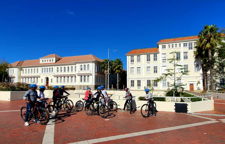 Stellenbosch: Historical Bike Tour & Wine Tasting - Bikes, group size, and physical effort