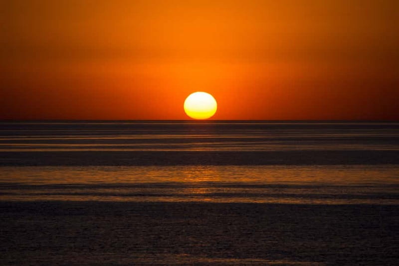 Sunny Beach: Sunset Catamaran Cruise with Dinner & Prosecco - Nessebar by night and the return across the bay