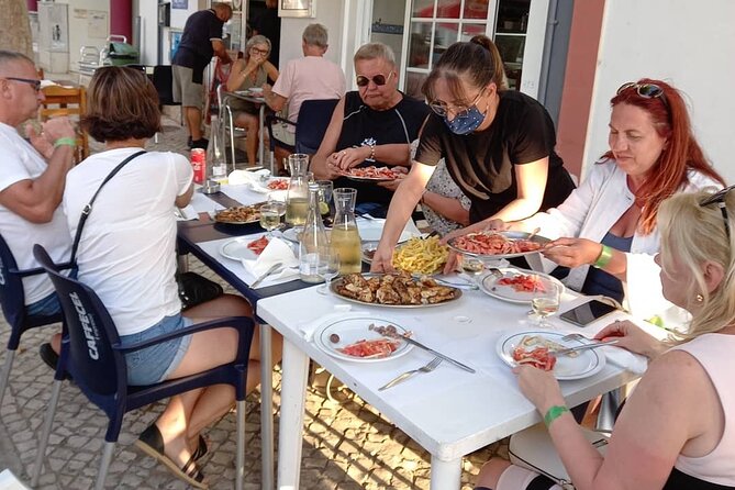 Sunset Beach Safari w/ Champagne & Chicken Piri Piri Dinner - Who will enjoy this evening most