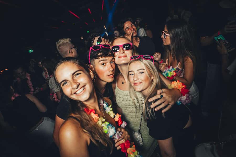 Sydney: Big Night Out Pub Crawl with Local Party Hosts - What the $34 Sydney pub crawl actually gives you