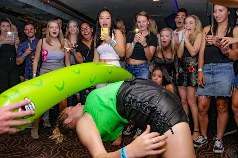 Sydney: Big Night Out Pub Crawl with Local Party Hosts - Scruffy Murphys, loud music, and the pizza break