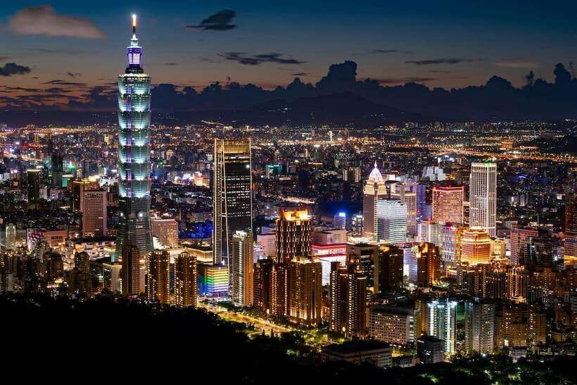Taipei Nightlife: Taipei Pub Crawls (2 Different Routes) - The weekend route, three pubs and one nightclub