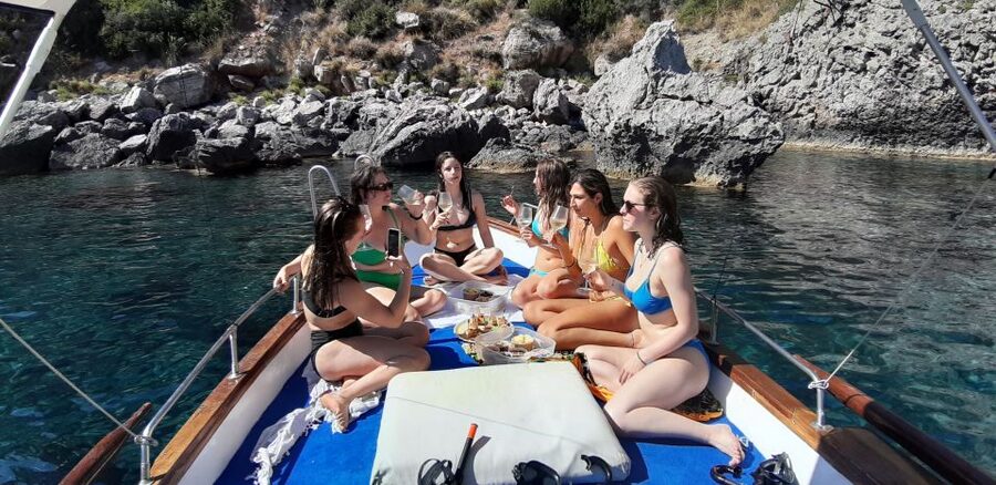 Taormina: Coastal Highlights Cruise with Wine & Food Tasting - FAQ