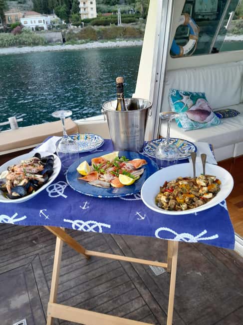 Taormina: Isola Bella Boat Tour with Prosecco Onboard - Small details that make the trip better