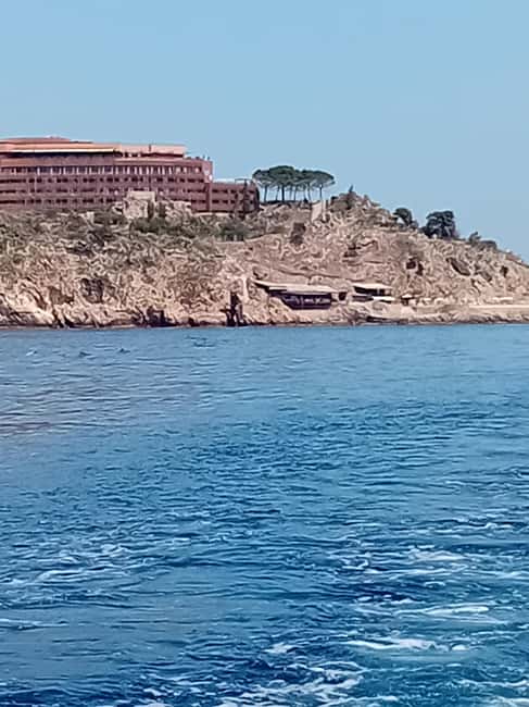 Taormina: Isola Bella Boat Tour with Prosecco Onboard - What the $41 price buys you