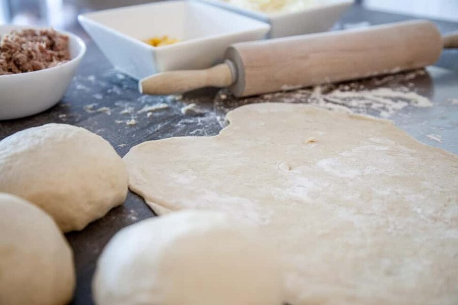 Taormina: Pizza Making Class with Lunch and Wine Tasting - Starting with Sicilian homemade pasta