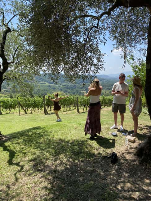 Tasting in a Tuscan Vineyard with transfer from Pisa - Who should book this experience