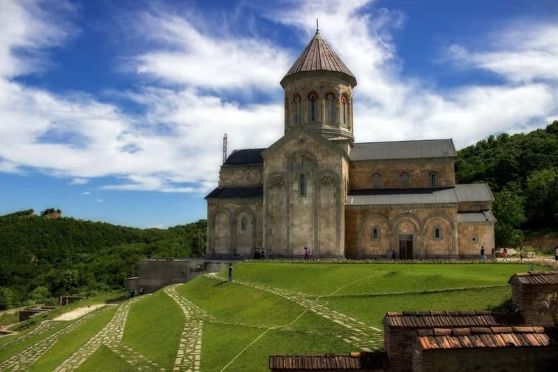 Tbilisi: Kakheti Region,Signaghi Tour with 9 Wine Tastings - Badiauri and the warm shoti bread stop