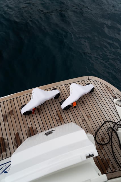 Tenerife: Shared Yacht Cruise with Champagne and Tapas - Leaving Puerto Colon with champagne