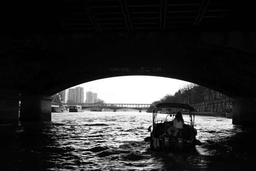 Top Private Cruises in Paris with Champagne + more surprises - Standard or luxury boat: which should you choose?