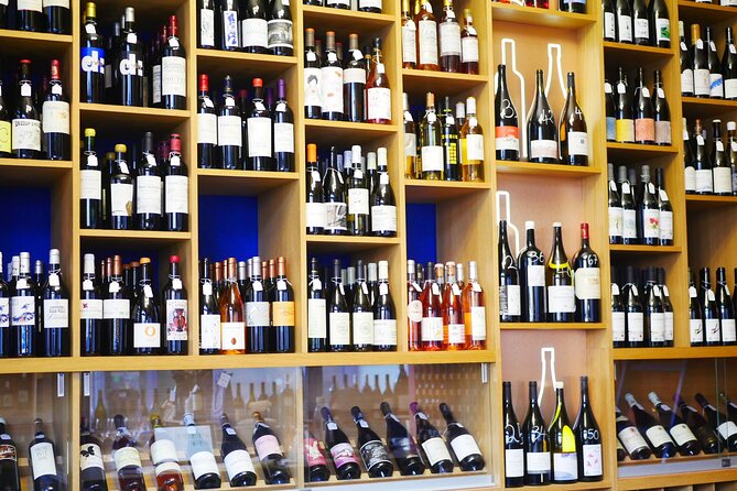 Traditional Gourmet Food & Wine Tour in Bordeaux - Shopping along Rue des Remparts