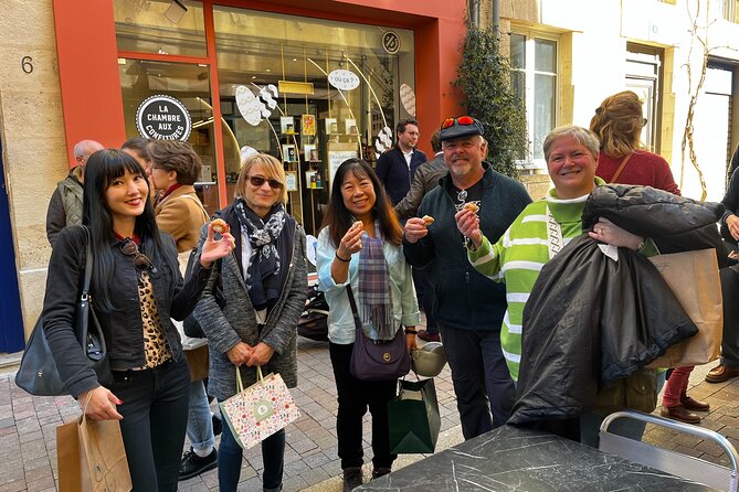 Traditional Gourmet Food & Wine Tour in Bordeaux - Grands Hommes and the old market district