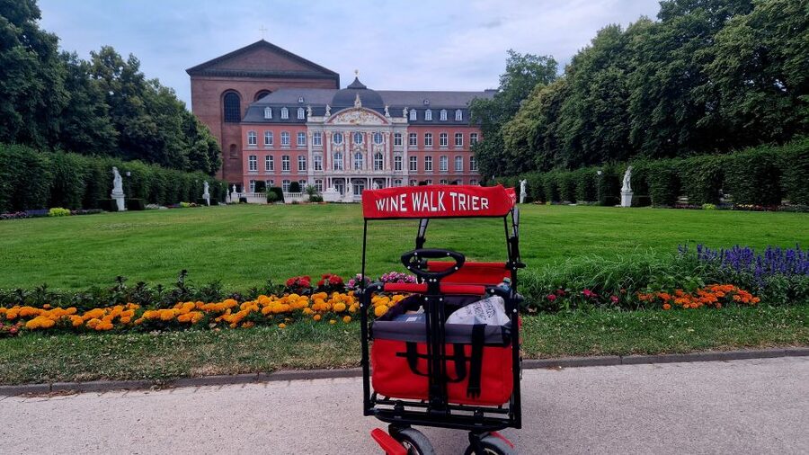 Trier: Guided City Walk with Wine Tasting - Trier Cathedral and Liebfrauenkirche