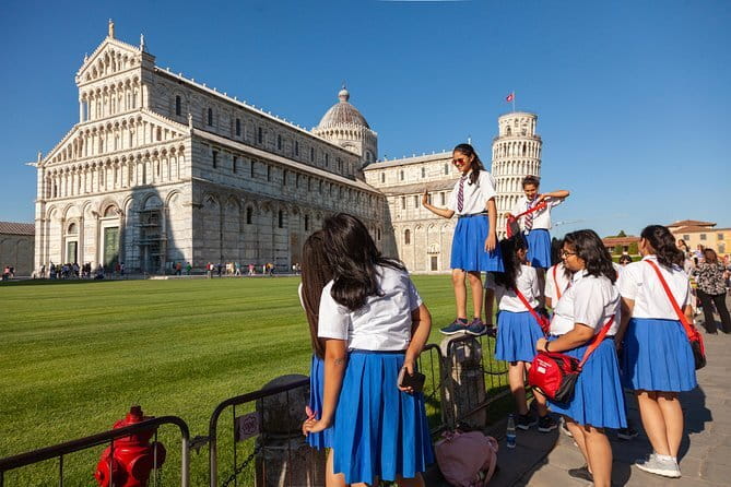Tuscany Day Trip from Florence: Siena, San Gimignano, Pisa and Lunch at a Winery - Siena begins with banking, rival neighborhoods, and Piazza del Campo