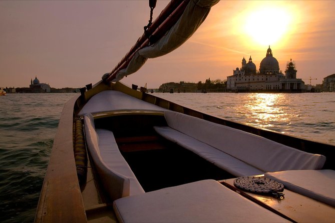Venice Sunset Cruise by Typical Venetian Boat with Prosecco - San Giorgio Maggiore and the lagoon pause