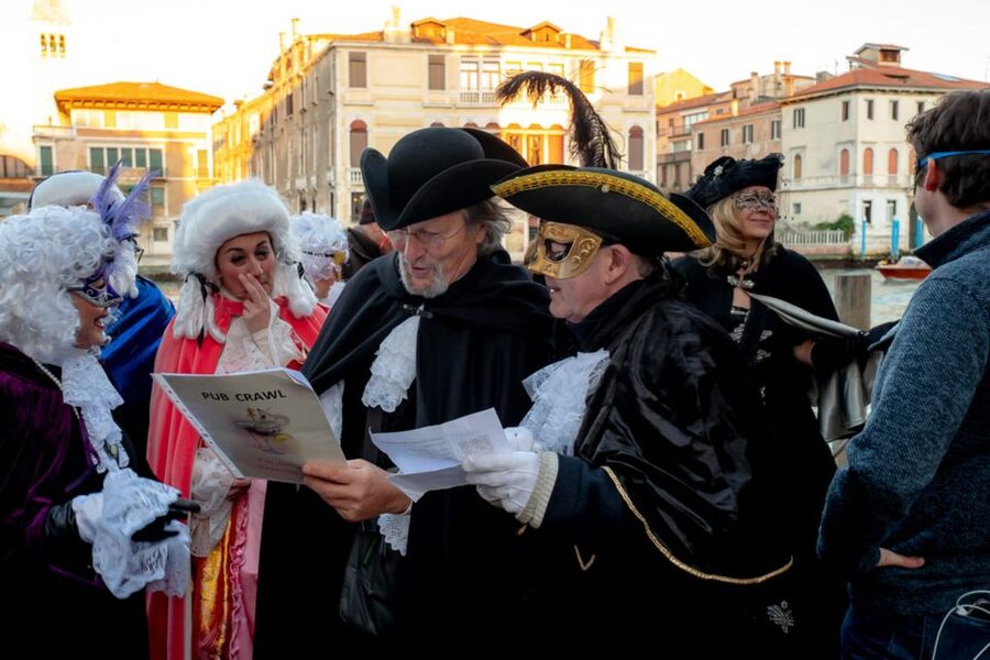 Venice: Venetian Style Carnival Pub Crawl - The second bar: where timing matters most