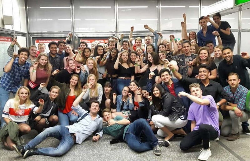 Vienna: Guided Pub Crawl with Club Entry - Starting at Dick Mack’s in the Bermuda Dreieck