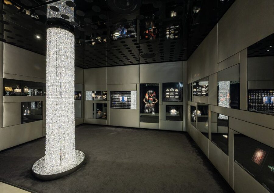 Vienna: Swarovski House Tour with Champagne & Gift - The first 30 to 45 minutes: art, design, and sparkle