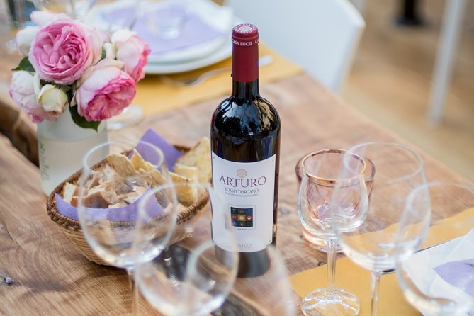 Wine and food tasting in an organic family winery - Casa Lucii, a family winery outside San Gimignano