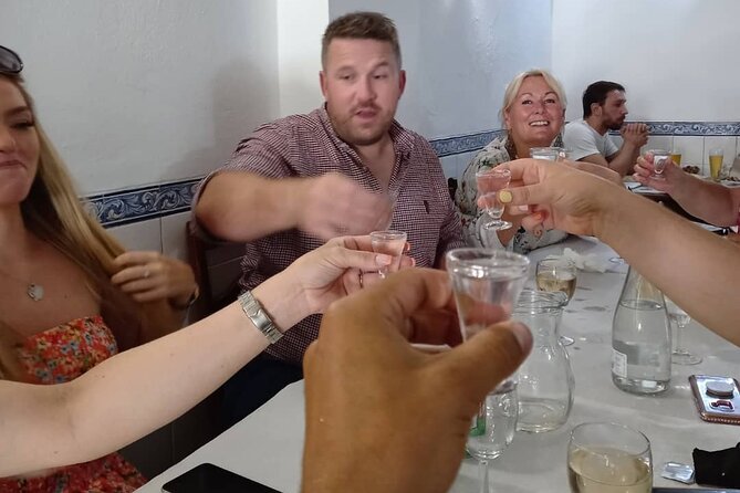 Wine Tasting, Chicken Piri Piri & Sights (Albufeira/Vilamoura) - Guia and the piri-piri lunch