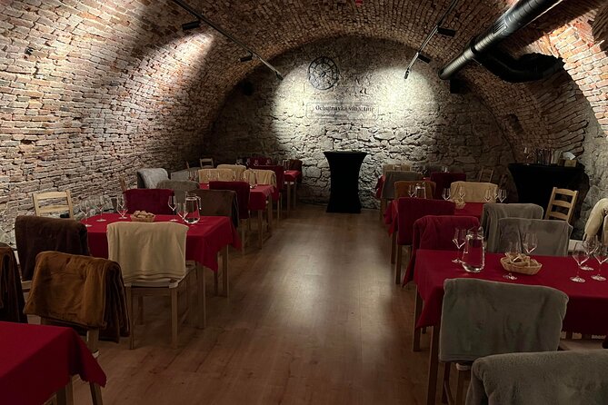 Wine Tasting IN THE DARK! - Who will enjoy this most?